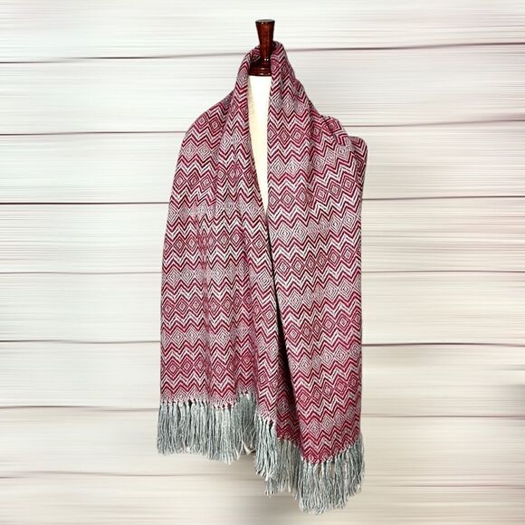T’icani Peru Large Alpaca Gray Red Scarf Shawl Wrap - Picture 5 of 12